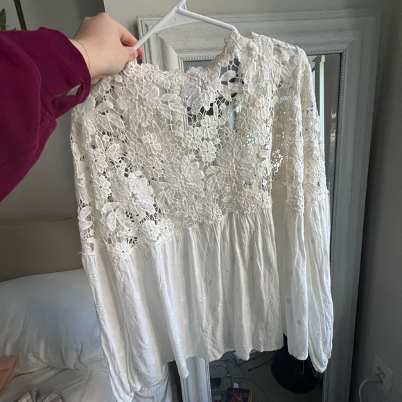Elegant White Lace Women's Top (free people) - Picture 2 of 4